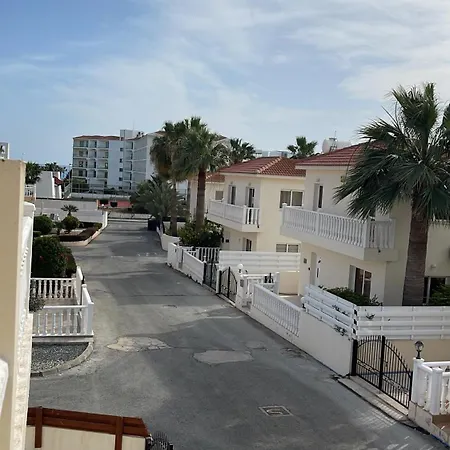 Rhea Villa